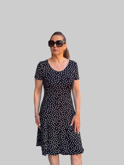 Vestido topos entallado